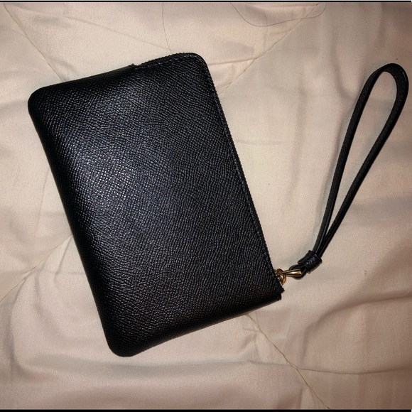 Clutch - Picture 2 of 4